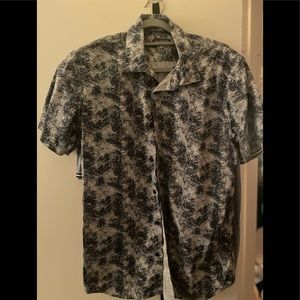Saks fifth Avenue casual short sleeve button down shirt - L